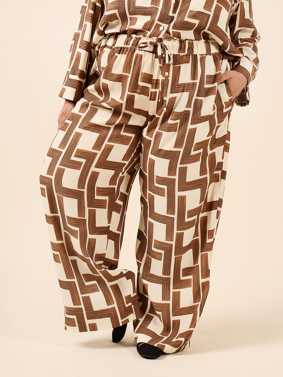 Fran Pajamas | Plus Size Pajama Pattern | Closet Core Patterns