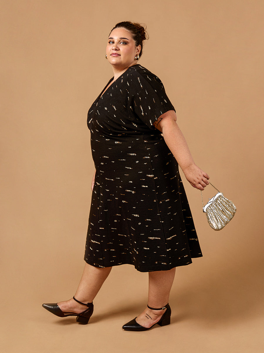 Mistral Dress | Midi-length Plus Size Knit Dress Pattern | Deer&Doe Patterns