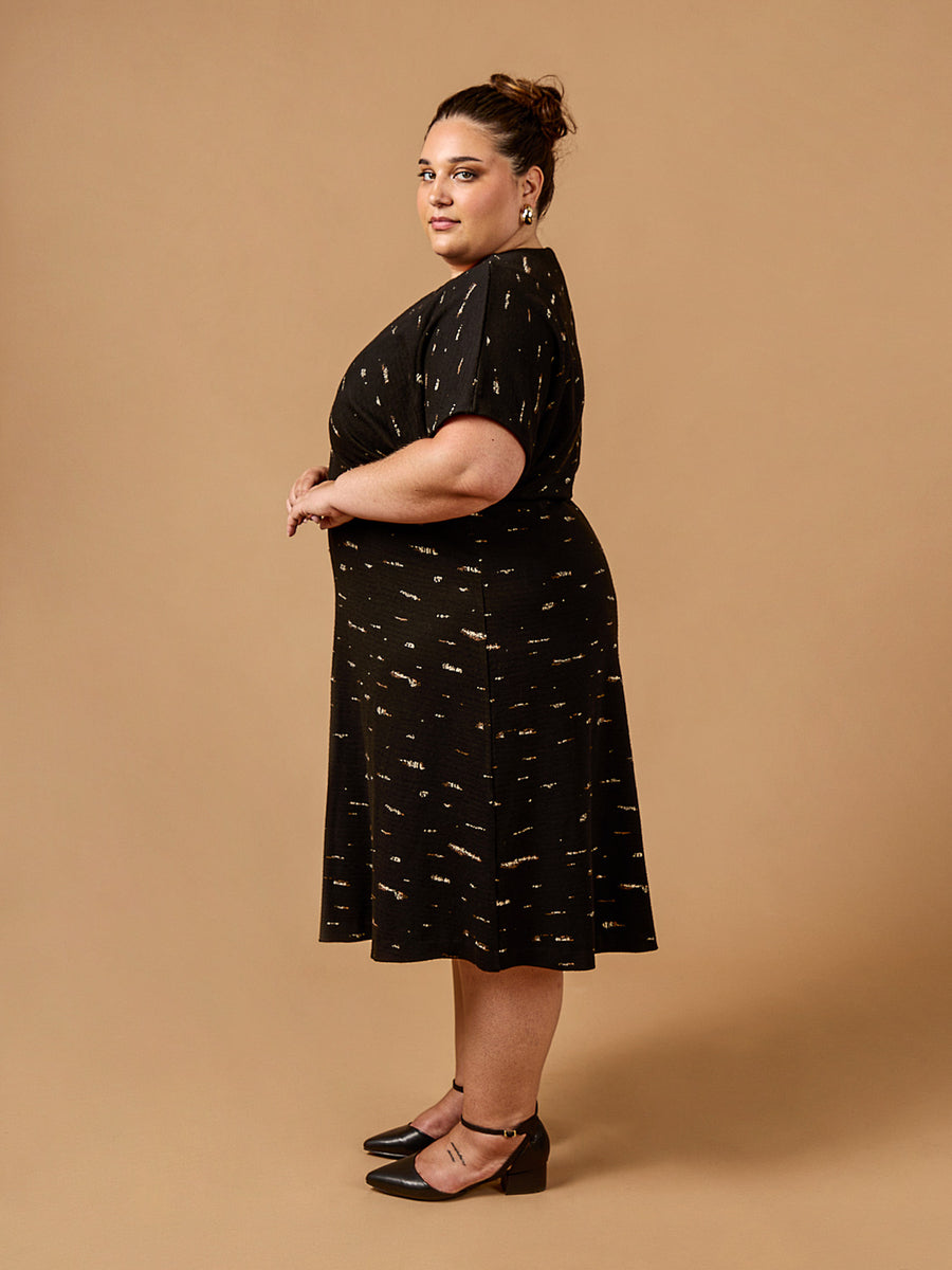 Mistral Dress | Midi-length Plus Size Knit Dress Pattern | Deer&Doe Patterns