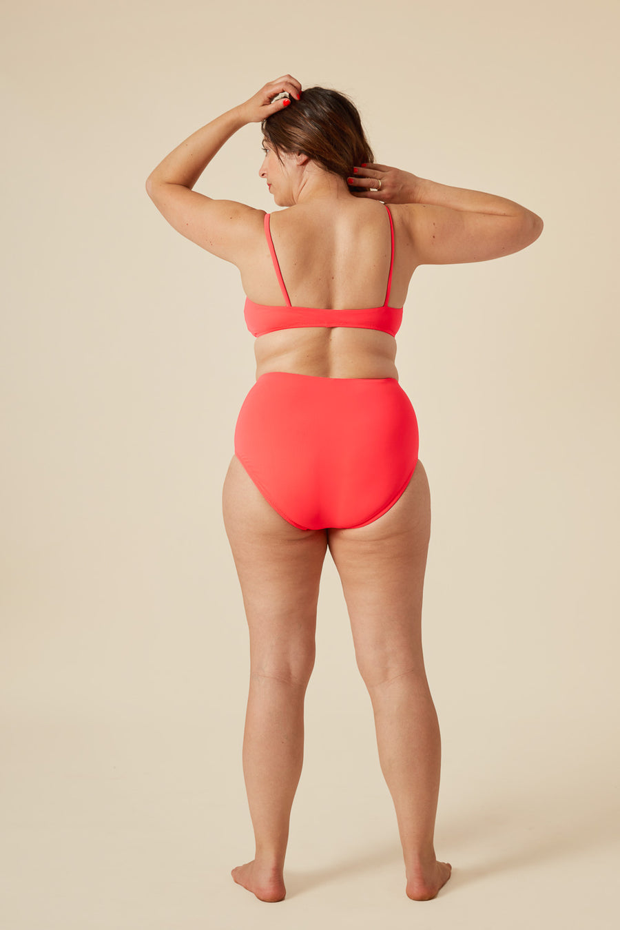 Guide to Measuring Yourself for Plus Size Swimsuits